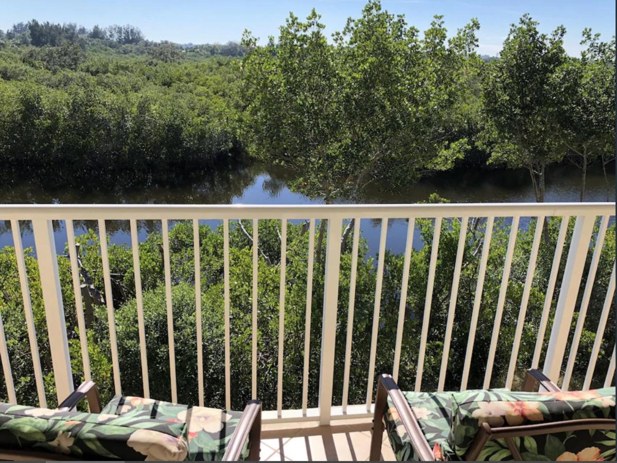 Beautiful New Luxury Townhome With Private Beach And Swimming Pools Ruskin Exteriör bild