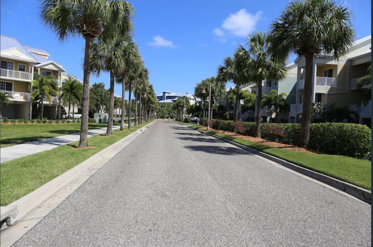 Beautiful New Luxury Townhome With Private Beach And Swimming Pools Ruskin Exteriör bild